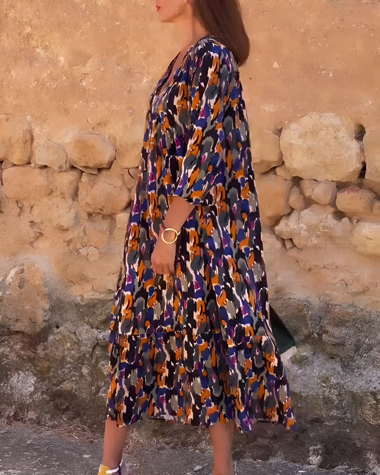 Nathalie | Šaty s retro potiskem a V výstřihem