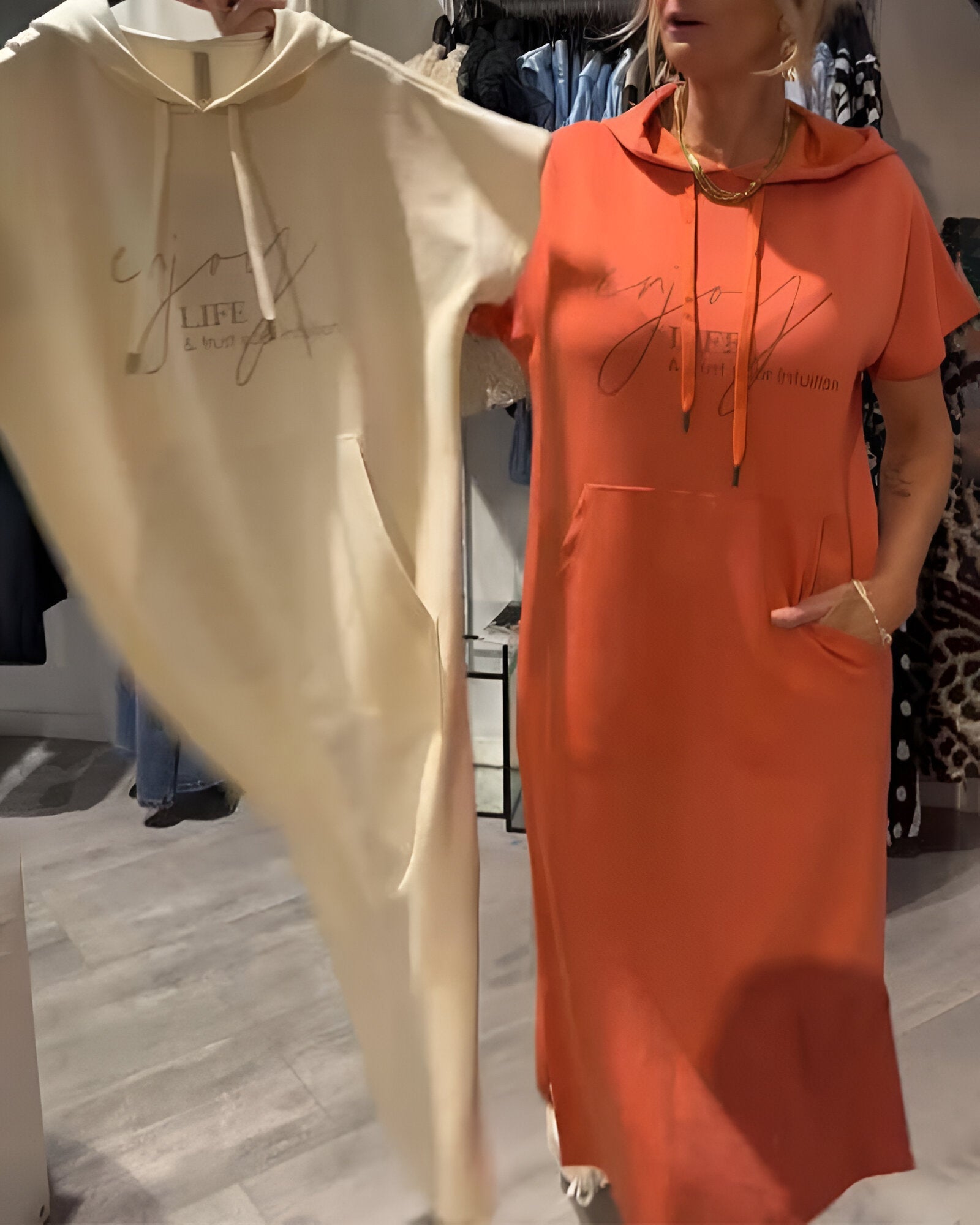 Saskia | Volné šaty s kapucí